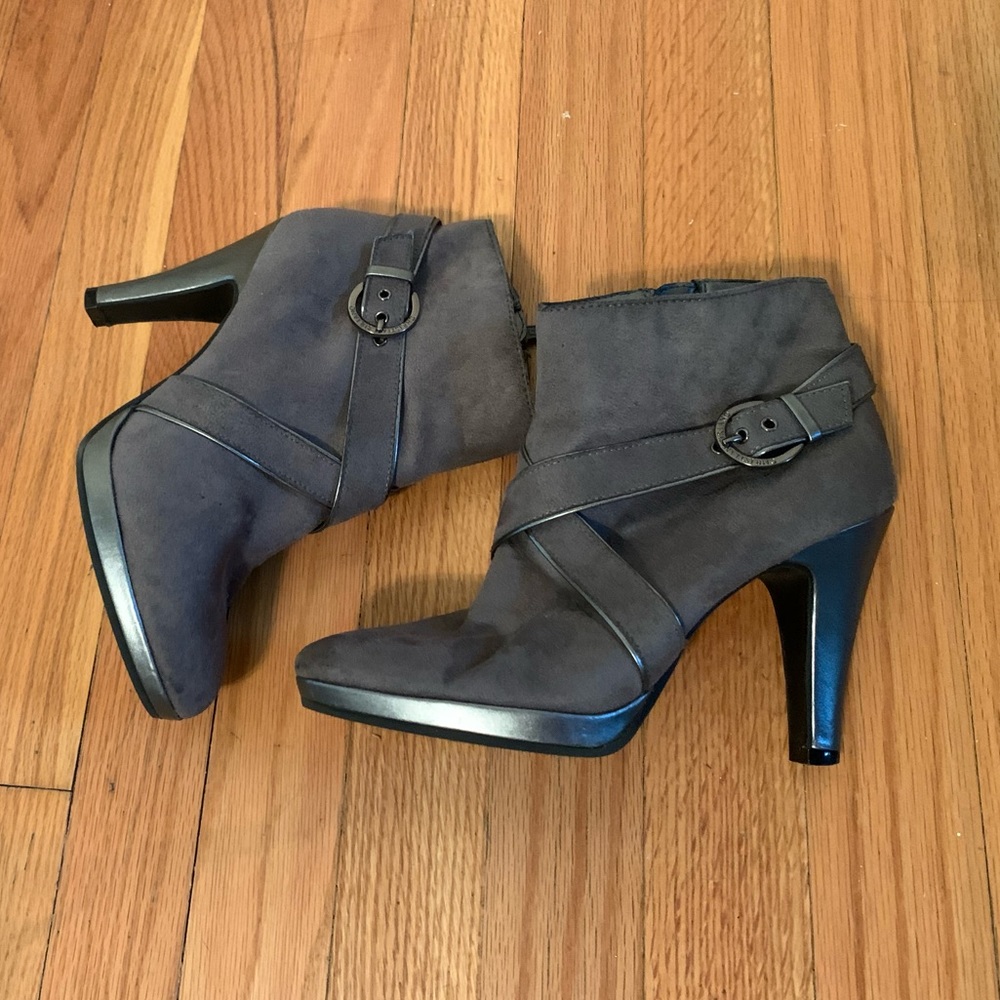 Christian Siriano gray booties
